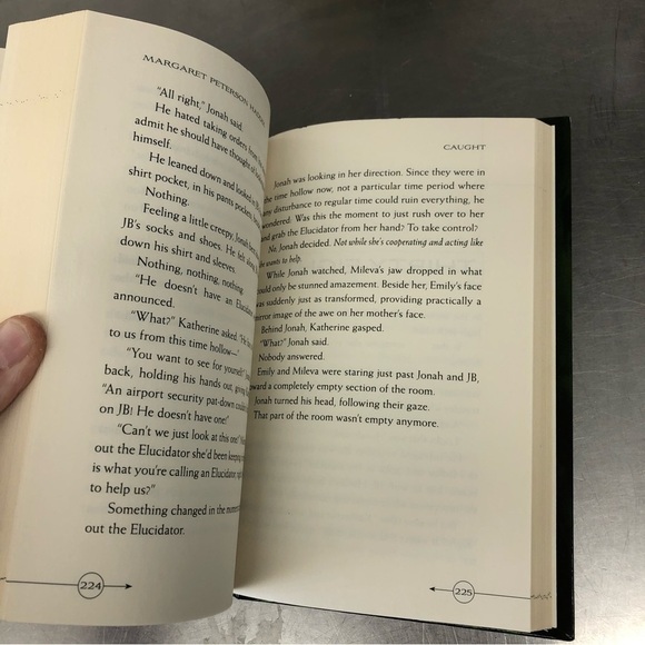 The Missing: Book 5: Caught by: Margaret Peterson Haddix, hardback book - Picture 3 of 6